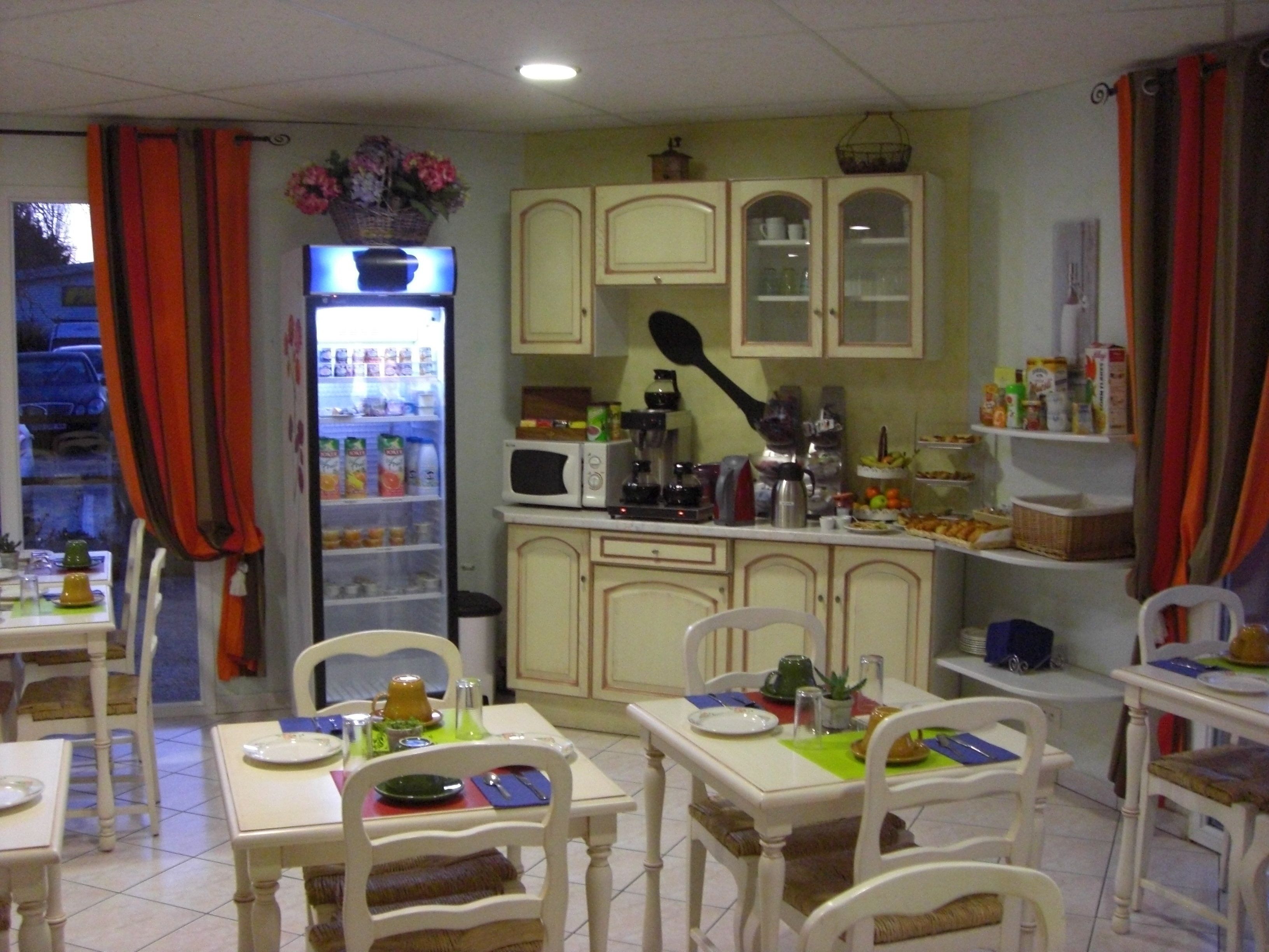 daily buffet breakfast (eur 9 per person)