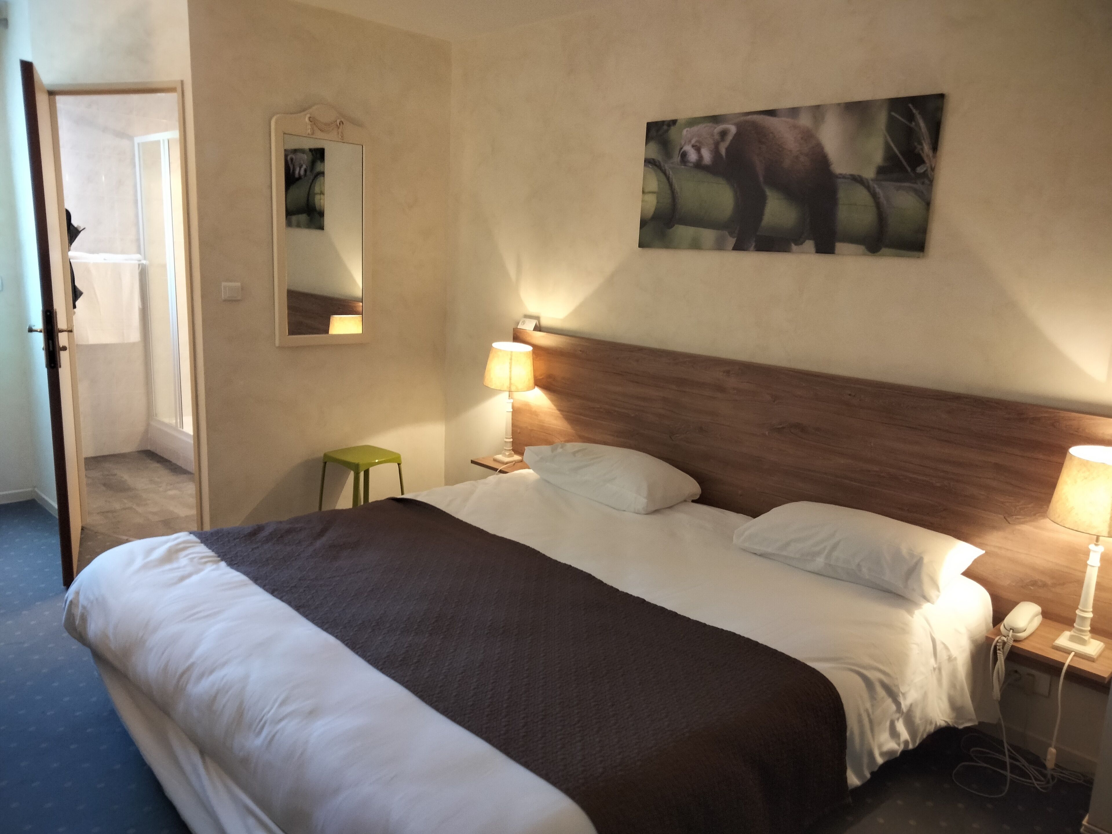 double room | individually decorated, individually furnished, desk, blackout curtains