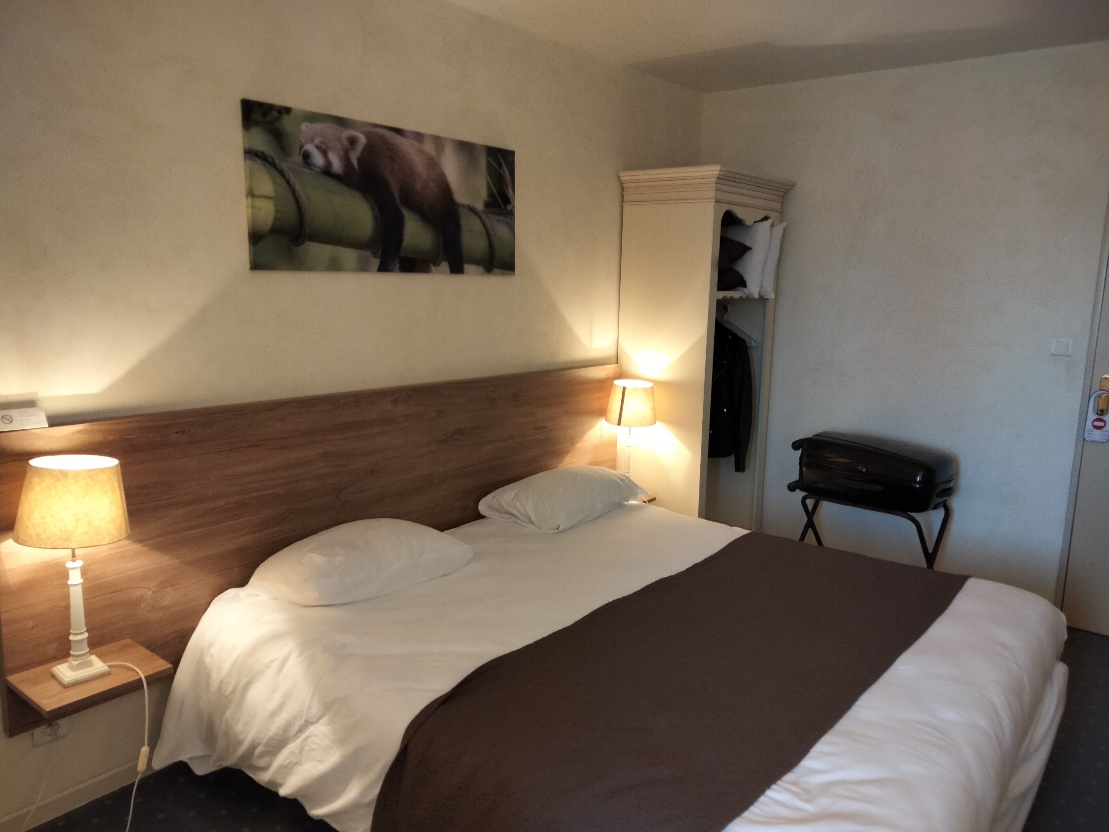 double room | individually decorated, individually furnished, desk, blackout curtains