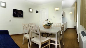Appartement, 3 slaapkamers (4+3) | Dineren op de kamer