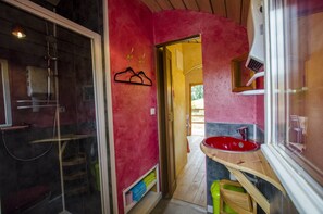 小屋 | 浴室 | 淋浴设施、毛巾