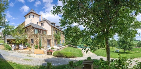 Exterior. L'ecrin du Segala - La roulotte