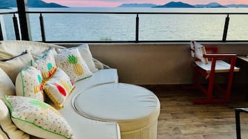 Penthouse, Sea View | 1 bedroom, in-room safe, desk, iron/ironing board