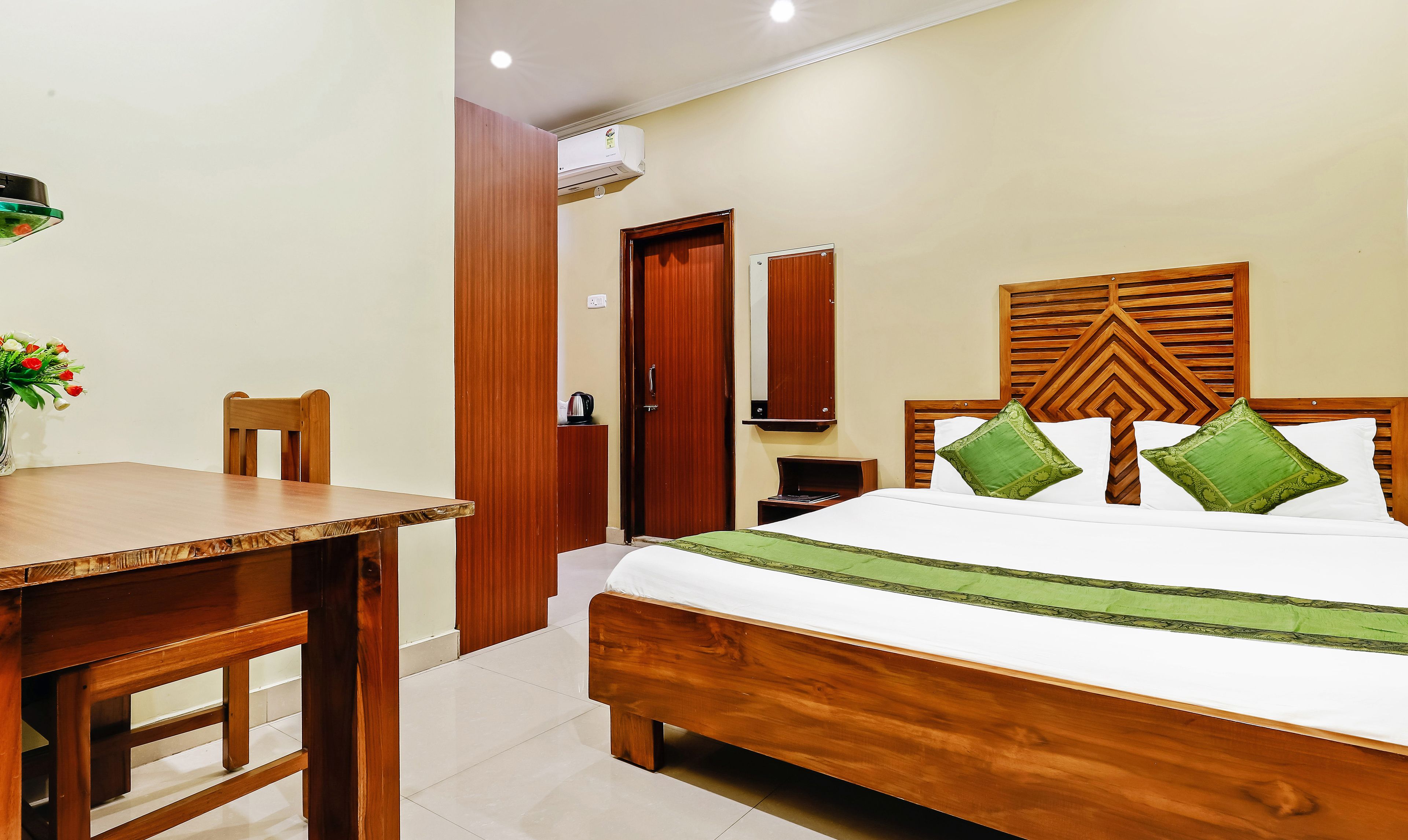 1 bedroom, iron/ironing board, rollaway beds, free WiFi