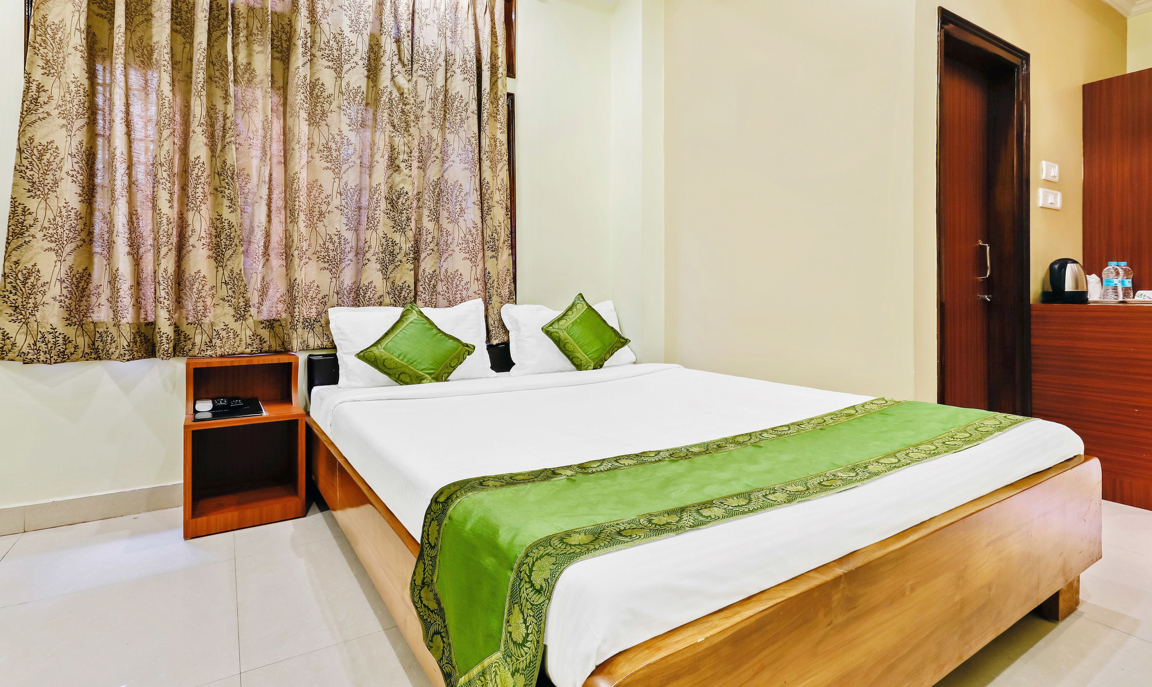 1 bedroom, iron/ironing board, rollaway beds, free WiFi