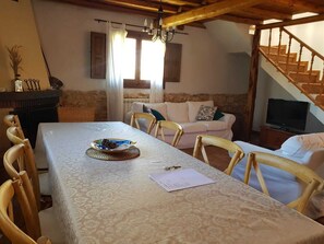 Dining - BERLANGA DE DUERO, CAÑÓN DE RÍO LOBOS BURGO DE OSMA, SAN BAUDELIO, (Bayubas de Abajo)