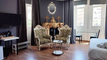 Superior tweepersoonskamer, 1 kingsize bed, uitzicht op de stad | Een kluis op de kamer, gratis wifi, beddengoed