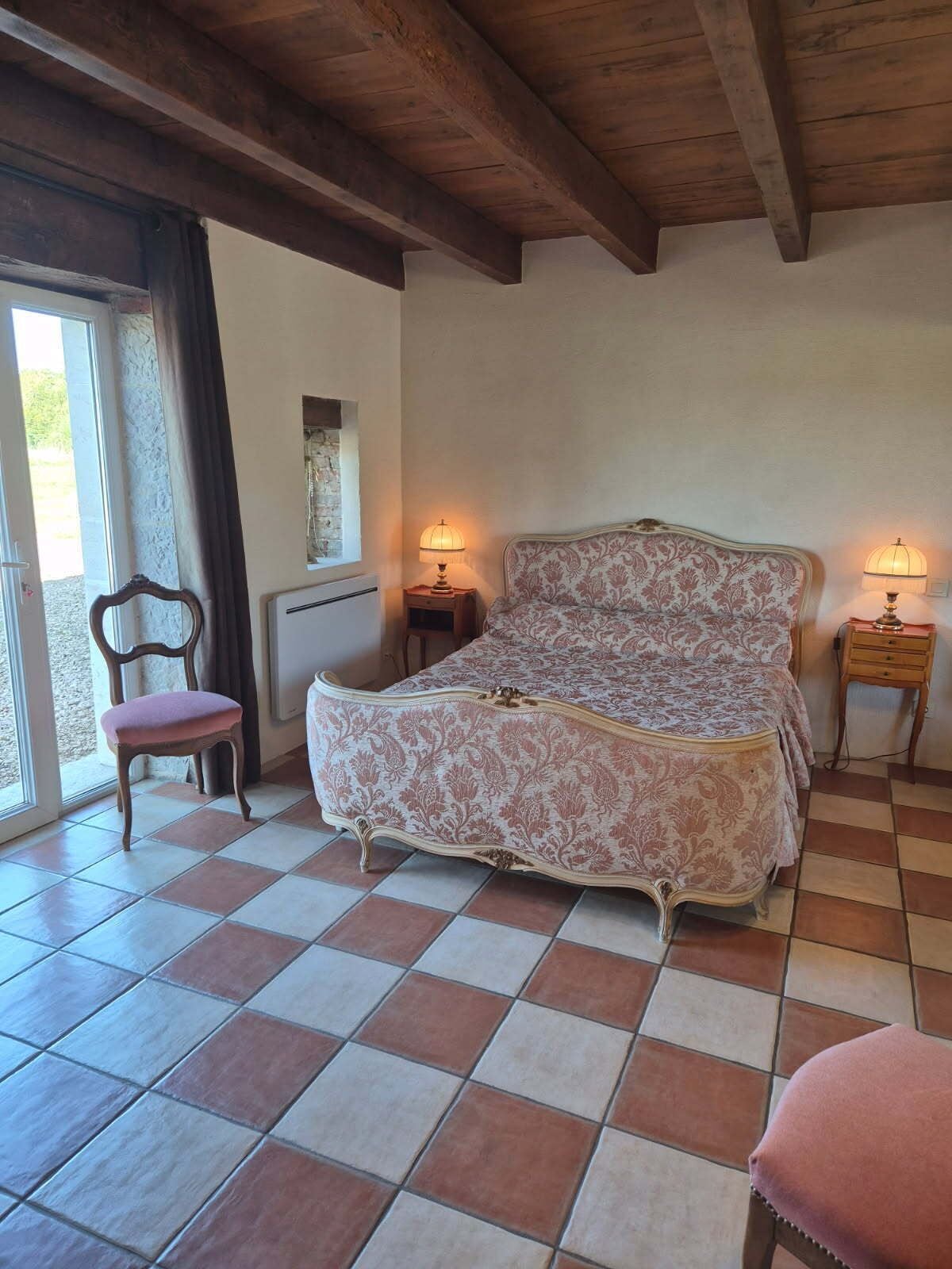 Departamento Confort, baño privado, vista al patio