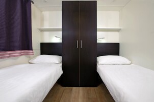 1 多间卧室、床单