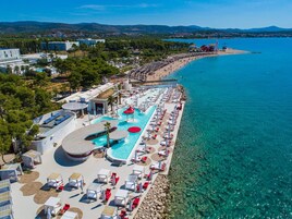Alberca al aire libre por temporada 