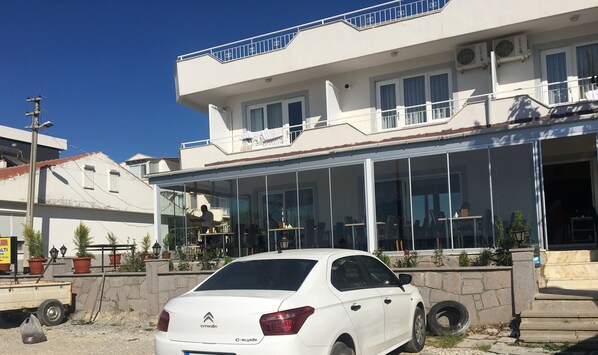 Fachada da propriedade