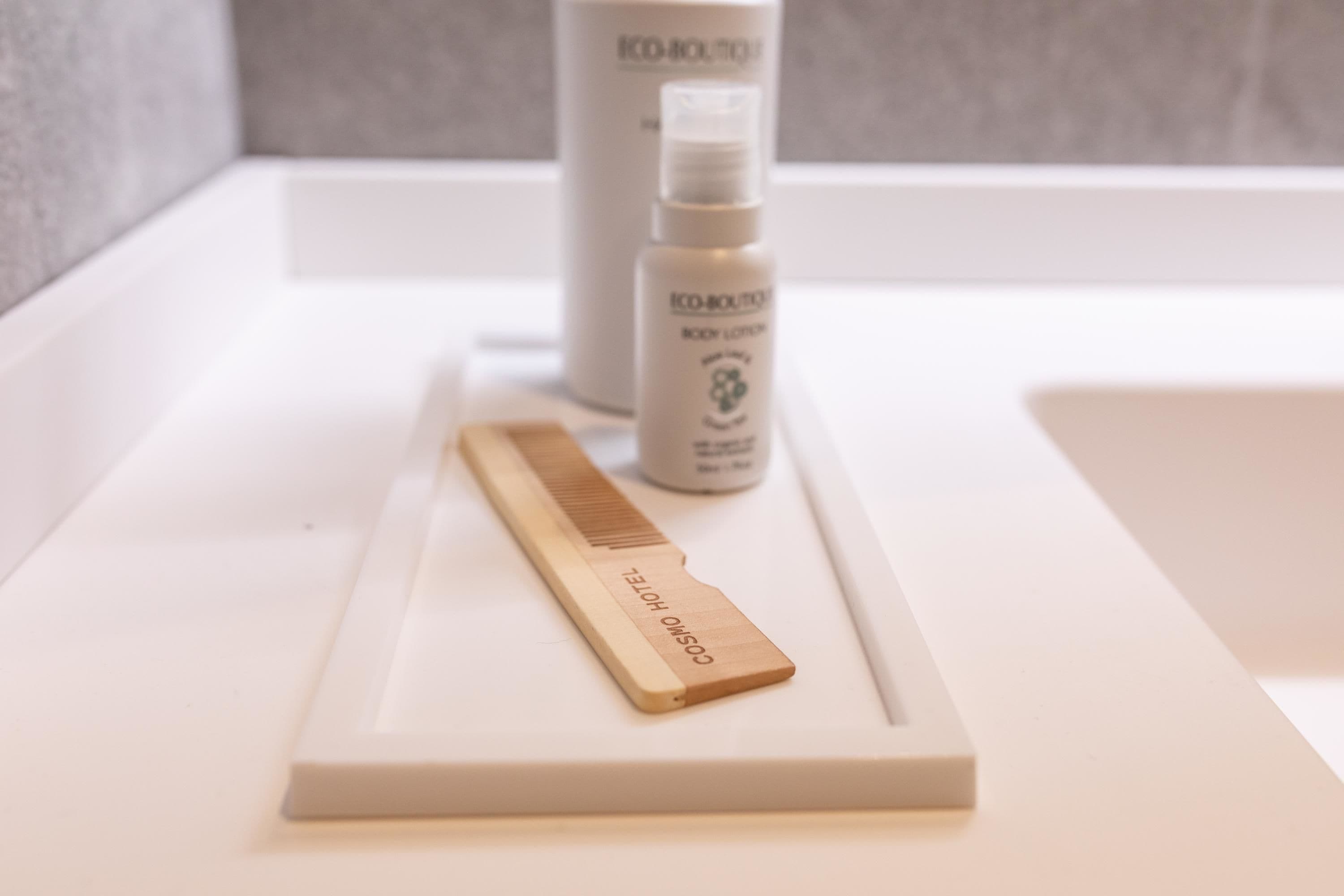 shower, rainfall showerhead, free toiletries, hair dryer