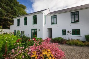 Exterior - Milntown Self Catering Apartments (Glen Auldyn)