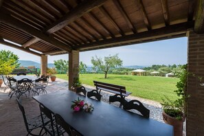 Outdoor dining - Villa Sofia - Homelike Villas (Amelia)