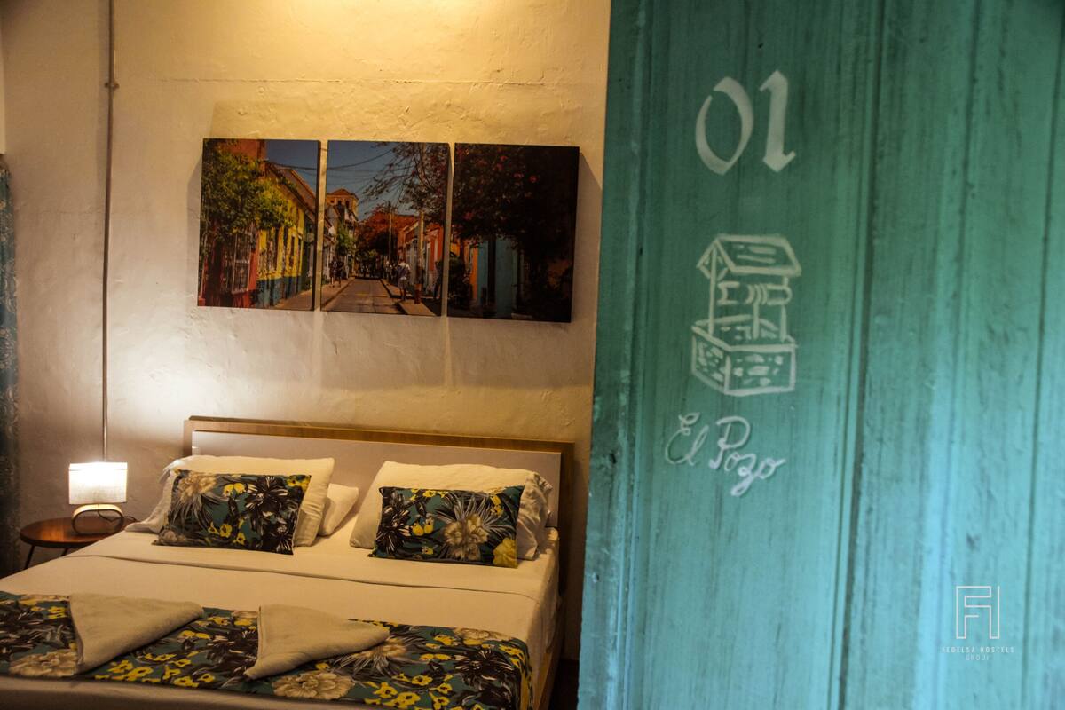 Basic Double Room, 1 Katil Ratu (Queen) | Peti besi dalam bilik, langsir/tirai gelap terus, Wi-fi percuma 