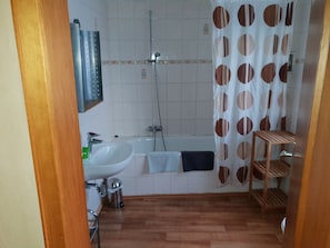 Habitación triple | Baño | Toallas