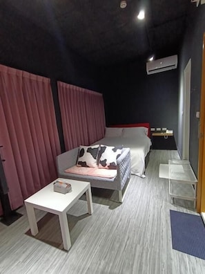 Soundproofing, free WiFi, bed sheets - Sin Wu Fu Hotel (New Taipei City)