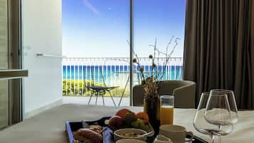 Standardsuite | Premium-sengetøj, dundyner, senge med madrasser af memory foam, minibar