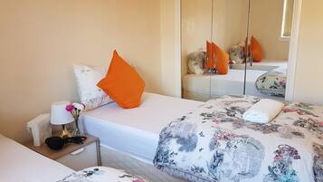 Apartment | Iron/ironing board, free WiFi, bed sheets