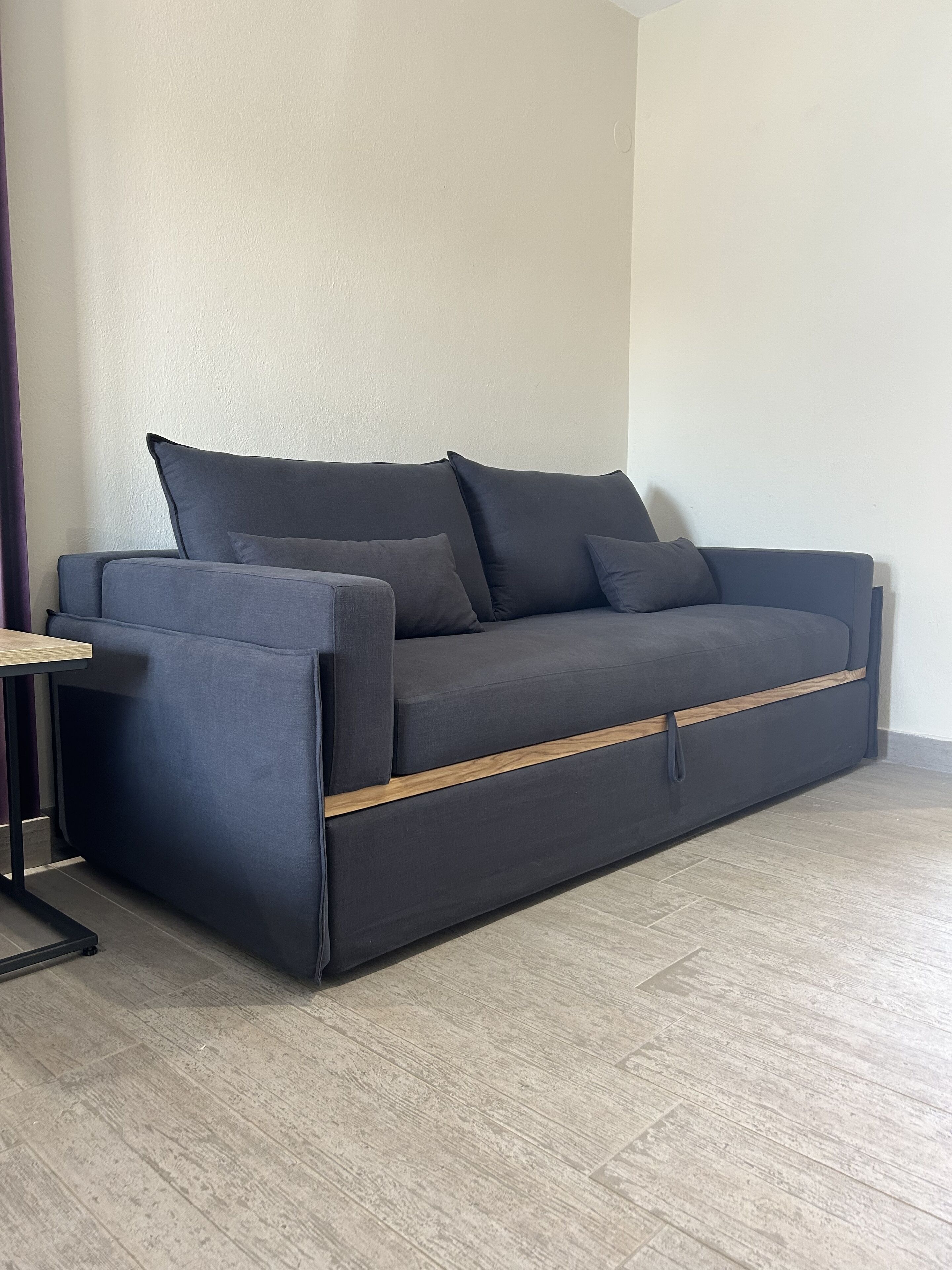 2 bedrooms, premium bedding, minibar, in-room safe