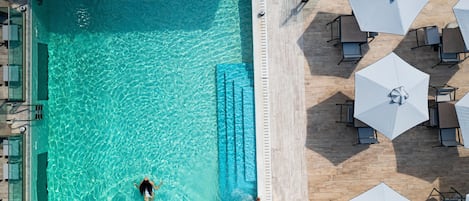 Sæsonbestemt udendørs pool