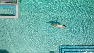 Piscine extérieure (ouverte en saison)