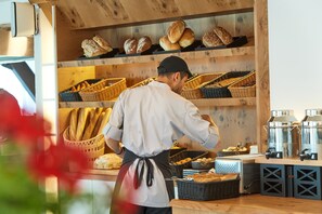 Free daily buffet breakfast