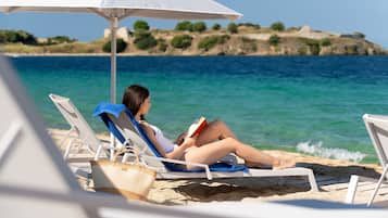 Una spiaggia nelle vicinanze