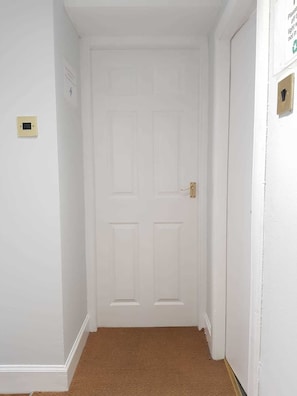 Hallway - The Cumberland Townhouse Apartment (Edinburgh)