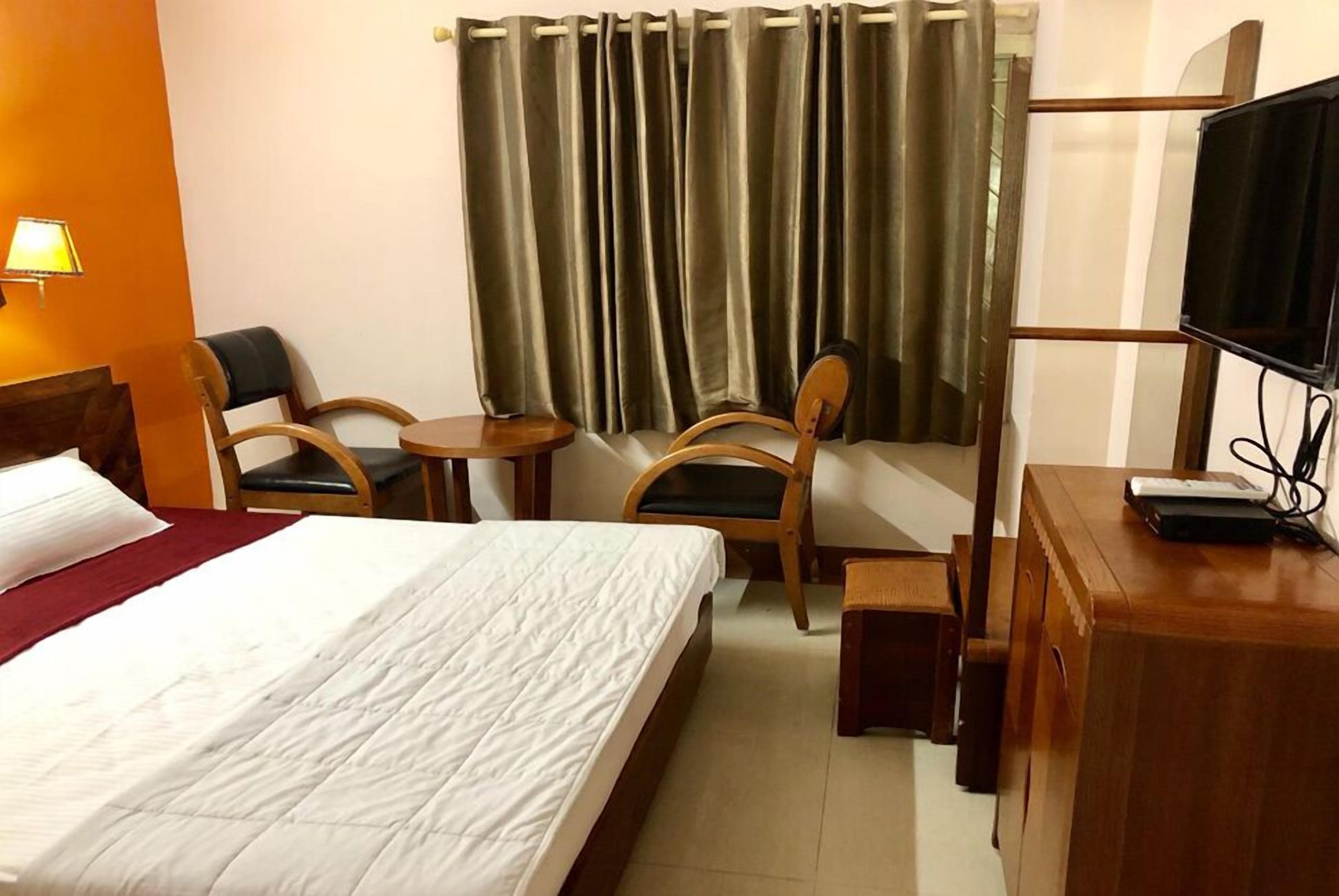 deluxe room, 1 double bed | desk, rollaway beds, free wifi