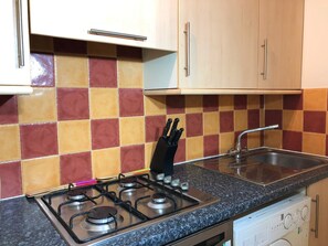 아파트 | 전용 주방 | 대용량 냉장고, 전자레인지, 오븐, 커피/티 메이커