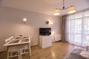 Standard-Studiosuite, 1 Queen-Bett und Schlafsofa | 1 Schlafzimmer, Bügeleisen/Bügelbrett, kostenloses WLAN, Bettwäsche