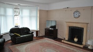 Flat-screen TV - Abbey Lodge Self Catering Accommodation (Selby)