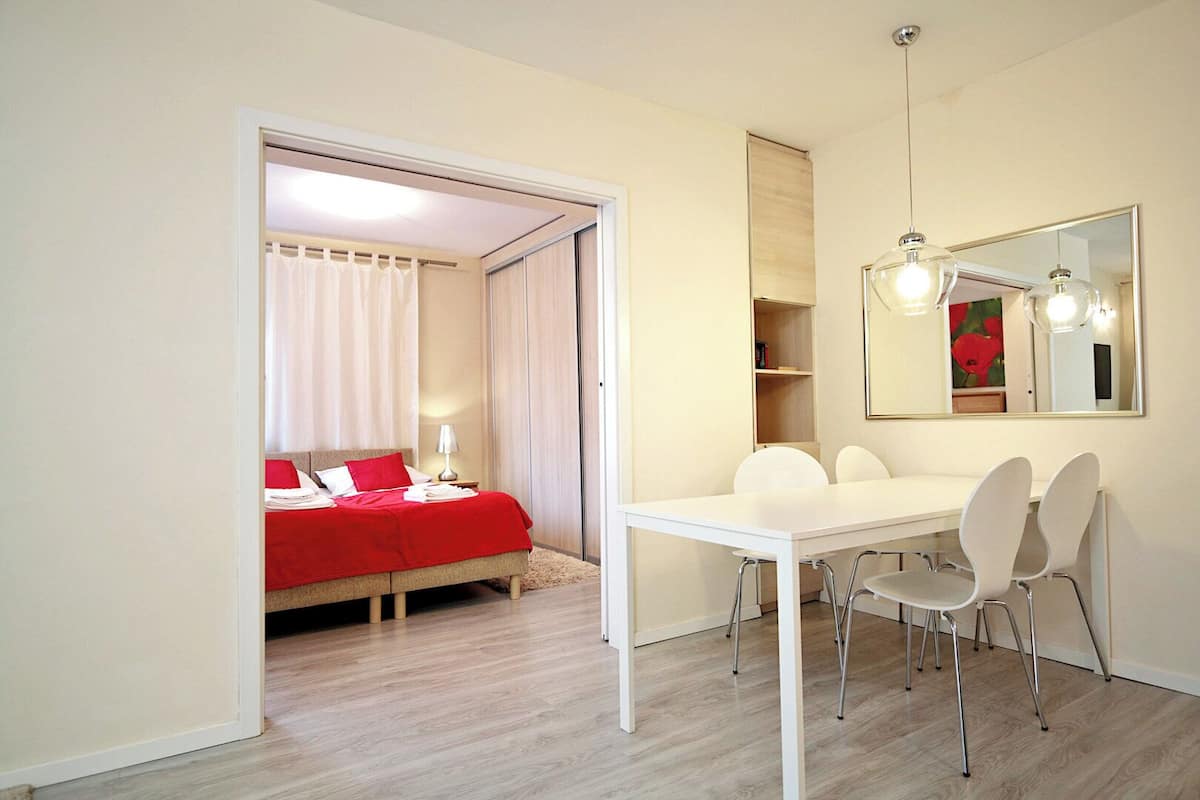 Family Apartment, 2 Bedrooms | 1 bedroom, individually decorated, individually furnished