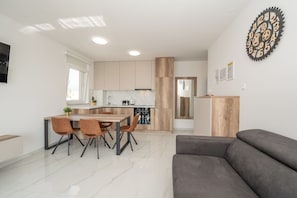 ANNEX one-bedroom apartment | Living area | 45-inch flat-screen TV with satellite channels, TV - Poolside Hideout Apartments (Novalja)