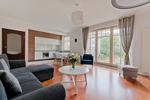 Apartment | Wohnzimmer | Flachbildfernseher