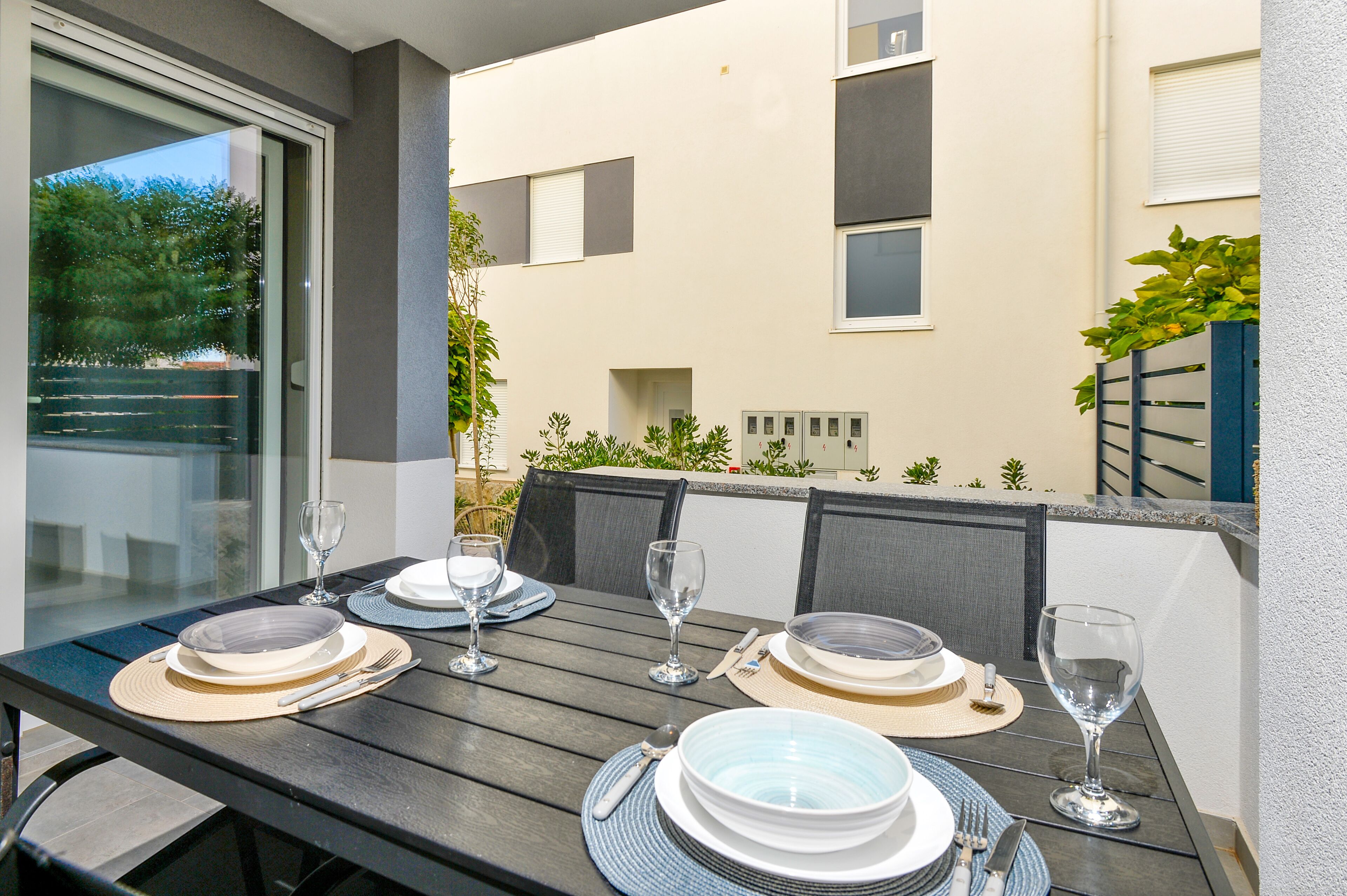 Deluxe Apartment, 1 Bedroom, Patio, Garden View | Terrace/patio