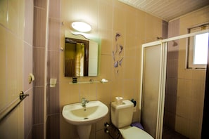 Dusche, Regendusche, kostenlose Toilettenartikel, Haartrockner