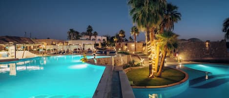 2 outdoor pools, sun loungers