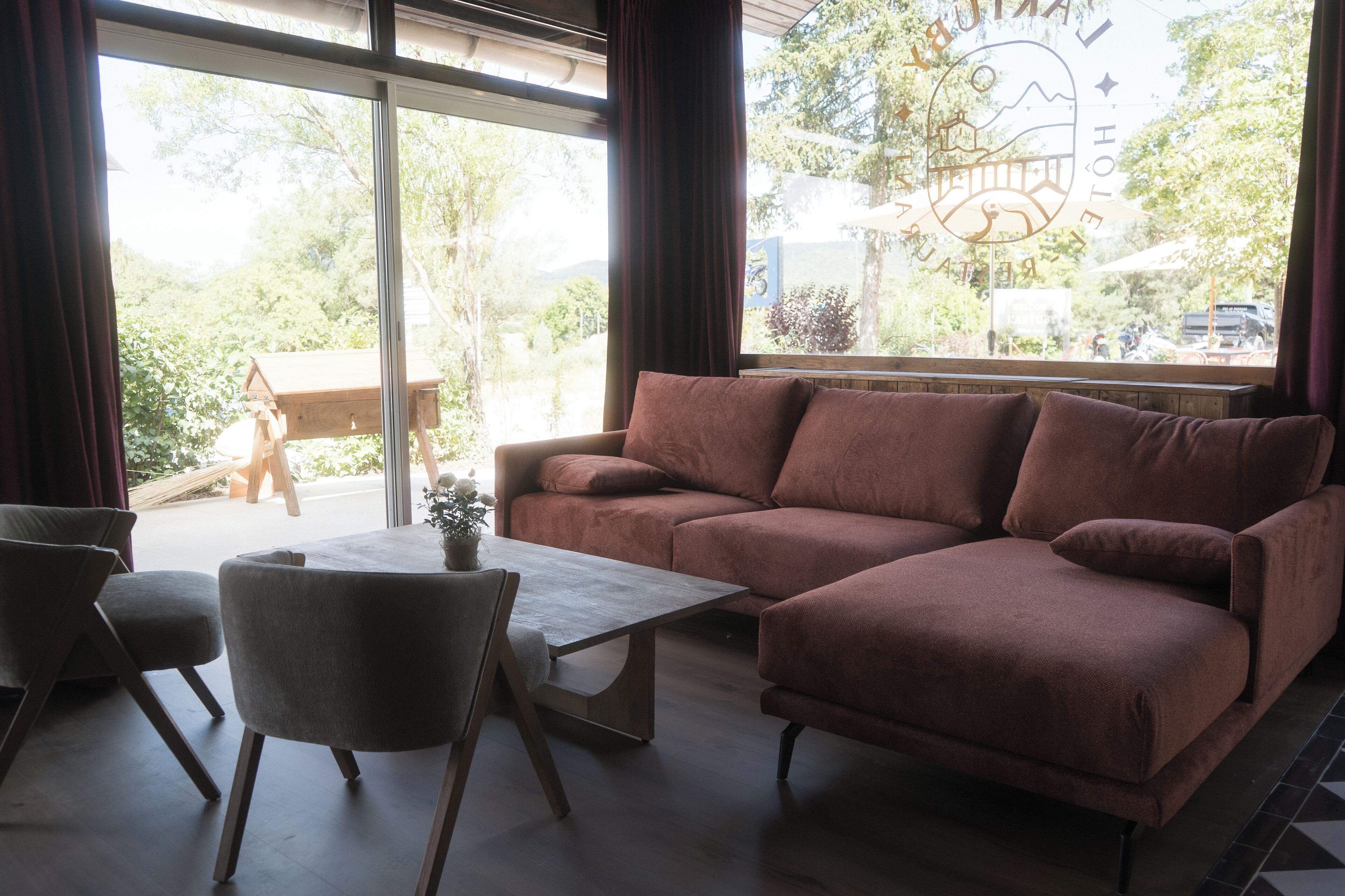 Télévision à écran plat