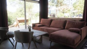 Télévision à écran plat