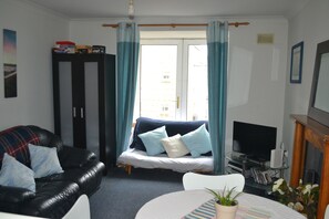 City Apartment, Multiple Beds | Living room | LCD TV, Netflix - Abbey Street City Centre Apartment (Dublin)