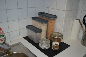 Free daily continental breakfast  - Abbey Street City Centre Apartment (Dublin)