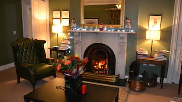 Exclusive House, Multiple Beds, Non Smoking, Garden View | Living area | Flat-screen TV, fireplace, Netflix