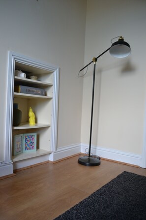 City Apartment, 1 Double Bed with Sofa bed | Desk, iron/ironing board, free WiFi, bed sheets - Cozy Modern Bedroom Apartment City L1 (Dublin)