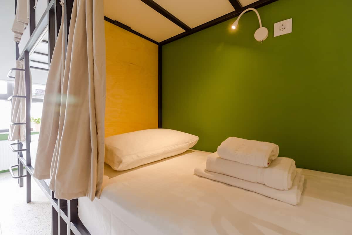 Dormitorio compartido, dormitorio mixto (Room 2, 8-beds) | Área de sala de estar