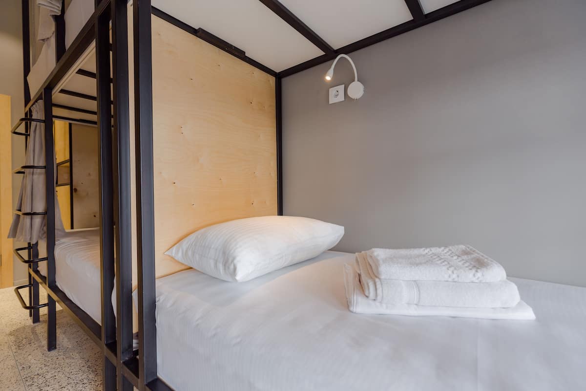 Dormitorio compartido, dormitorio mixto (Room 1, 8-beds) | Área de sala de estar