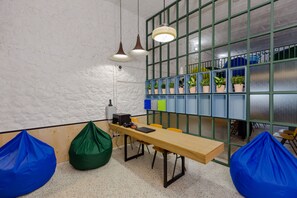 Reception - Back2Me - Hostel (Batumi)