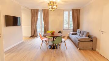 Superior Apartment, Balcony, Park View | 2 bilik tidur, peti besi dalam bilik, dihias secara berasingan