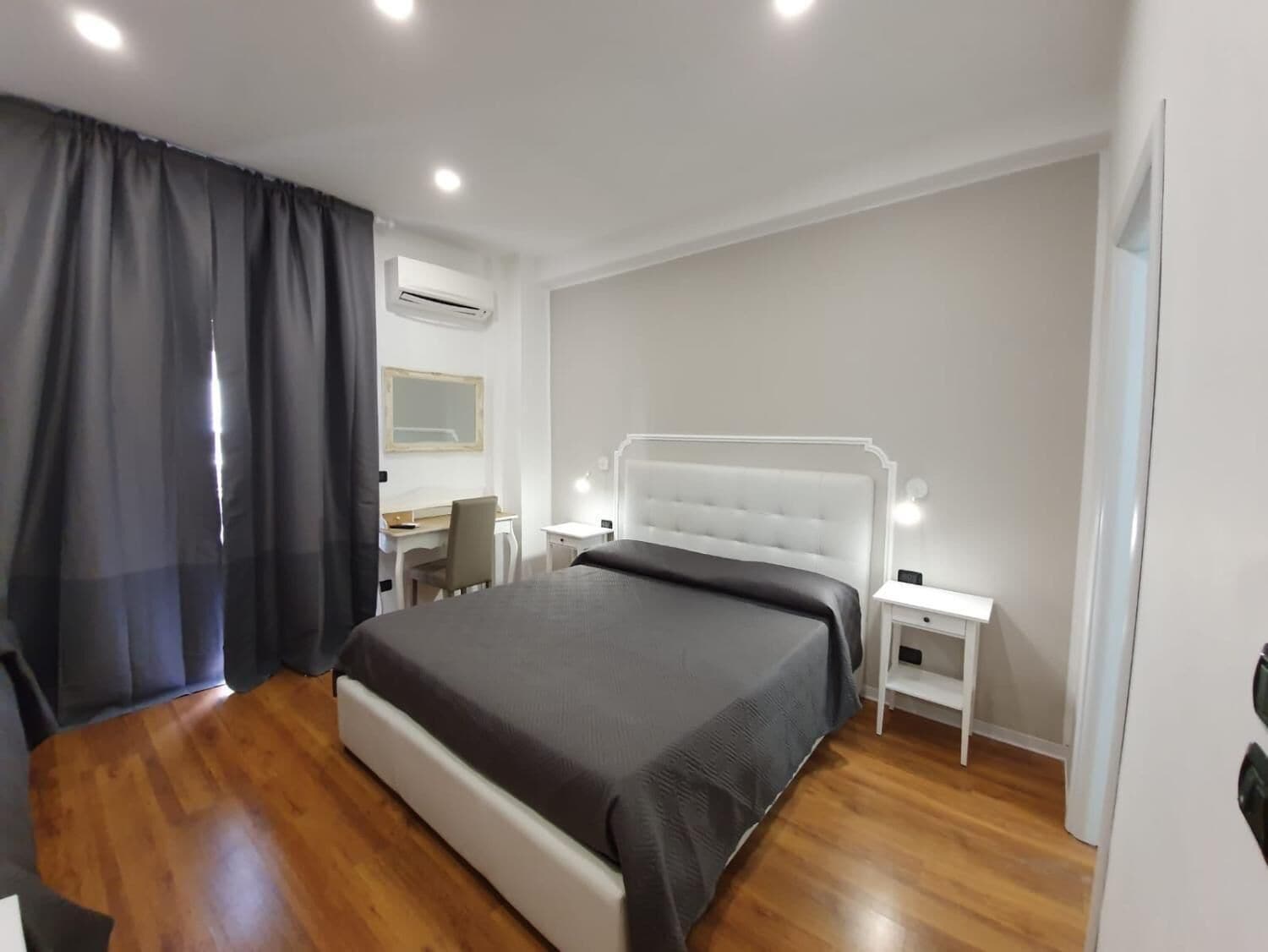 Schreibtisch, kostenloses WLAN, Bettwäsche